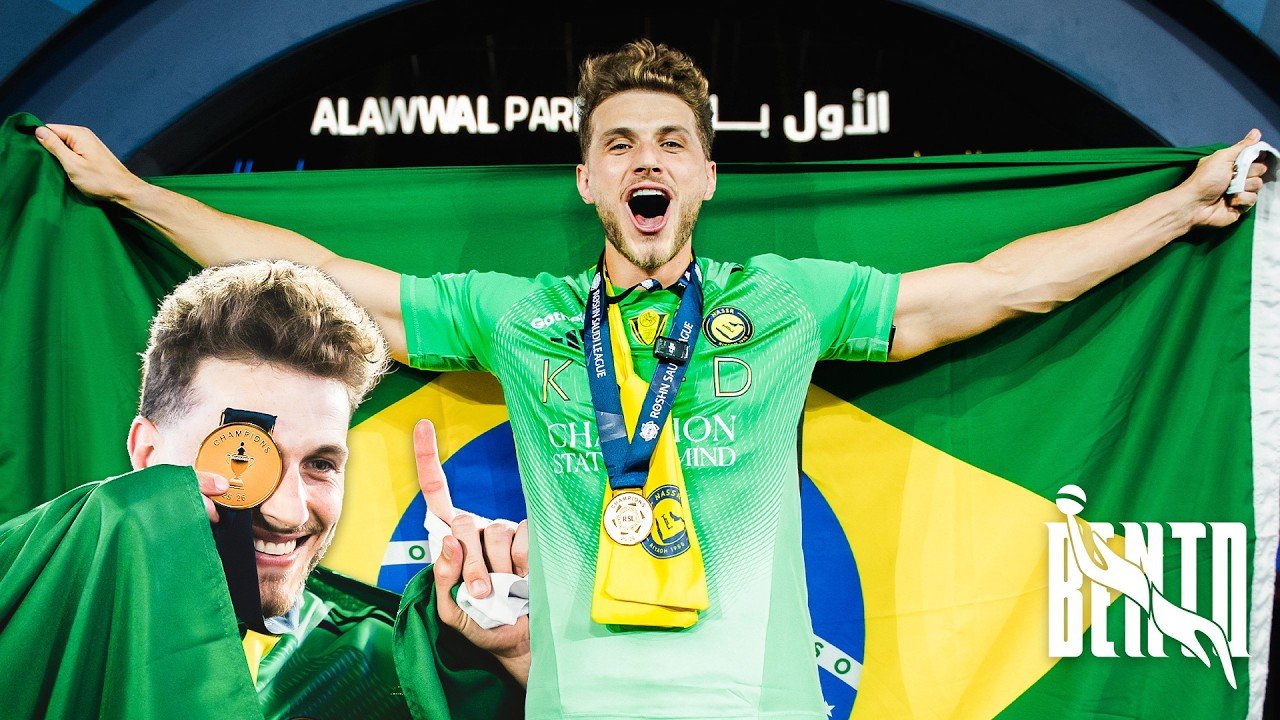 Capa do vídeo: Bento comemora o título com a bandeira do Brasil e a medalha de campeão